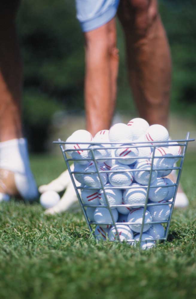 bucket-of-golf-balls